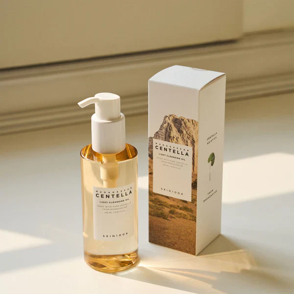 "Aceite Limpiador Ligero Madagascar Centella 200ml de Skin1004, limpia suavemente sin resecar la piel