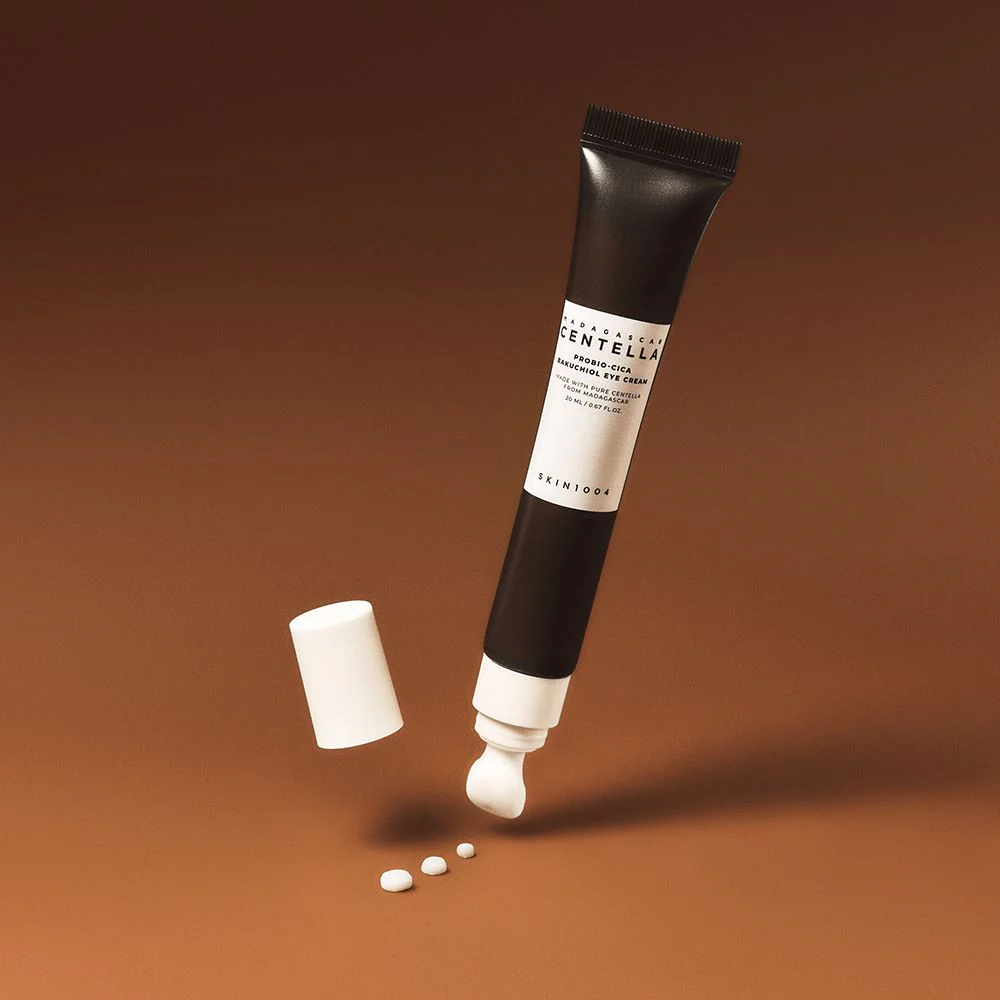Crema para Ojos Probio-Cica Bakuchiol Madagascar Centella 20ml de Skin1004, reduce líneas finas y mejora la firmeza del contorno de ojos