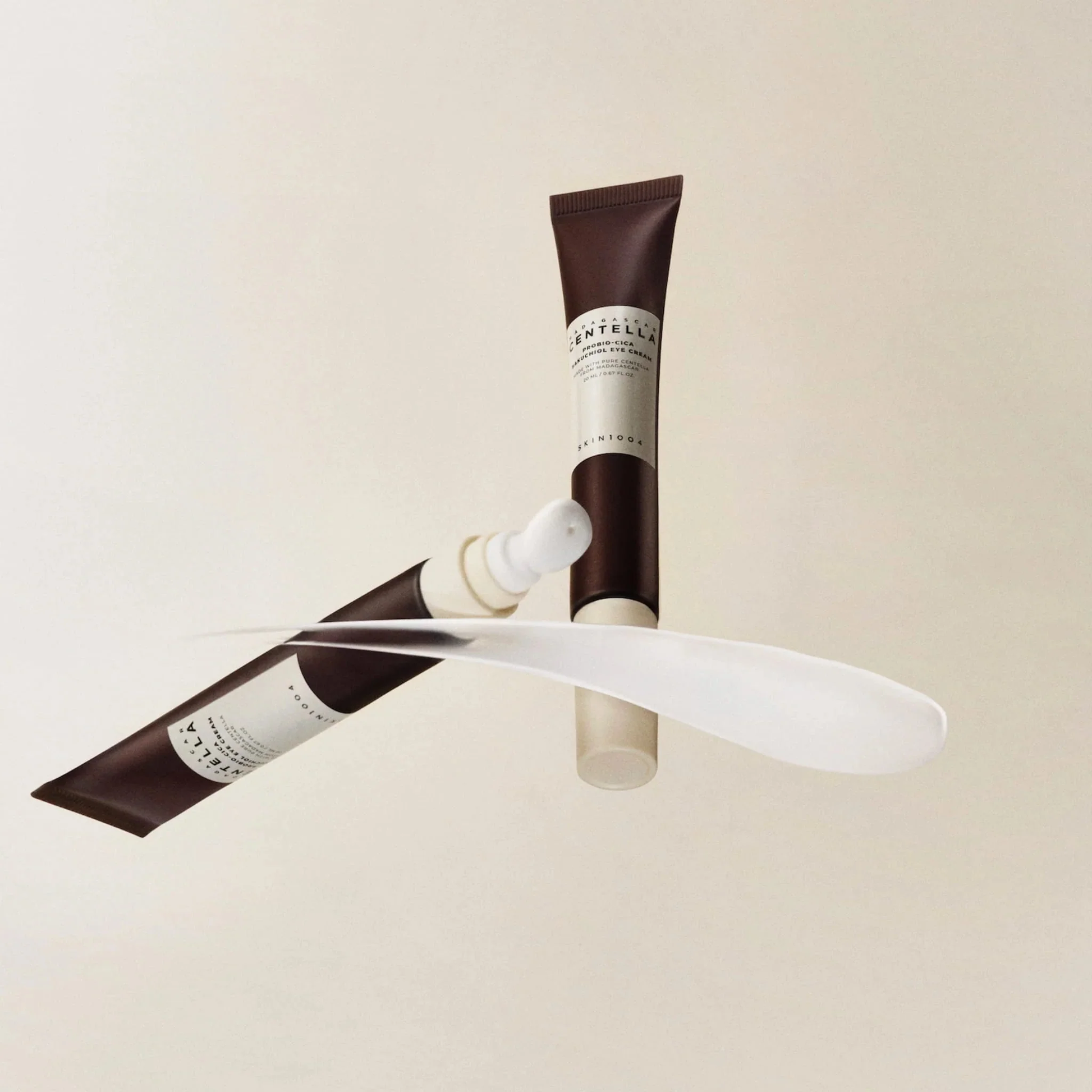 Crema para Ojos Probio-Cica Bakuchiol Madagascar Centella 20ml de Skin1004, reduce líneas finas y mejora la firmeza del contorno de ojos