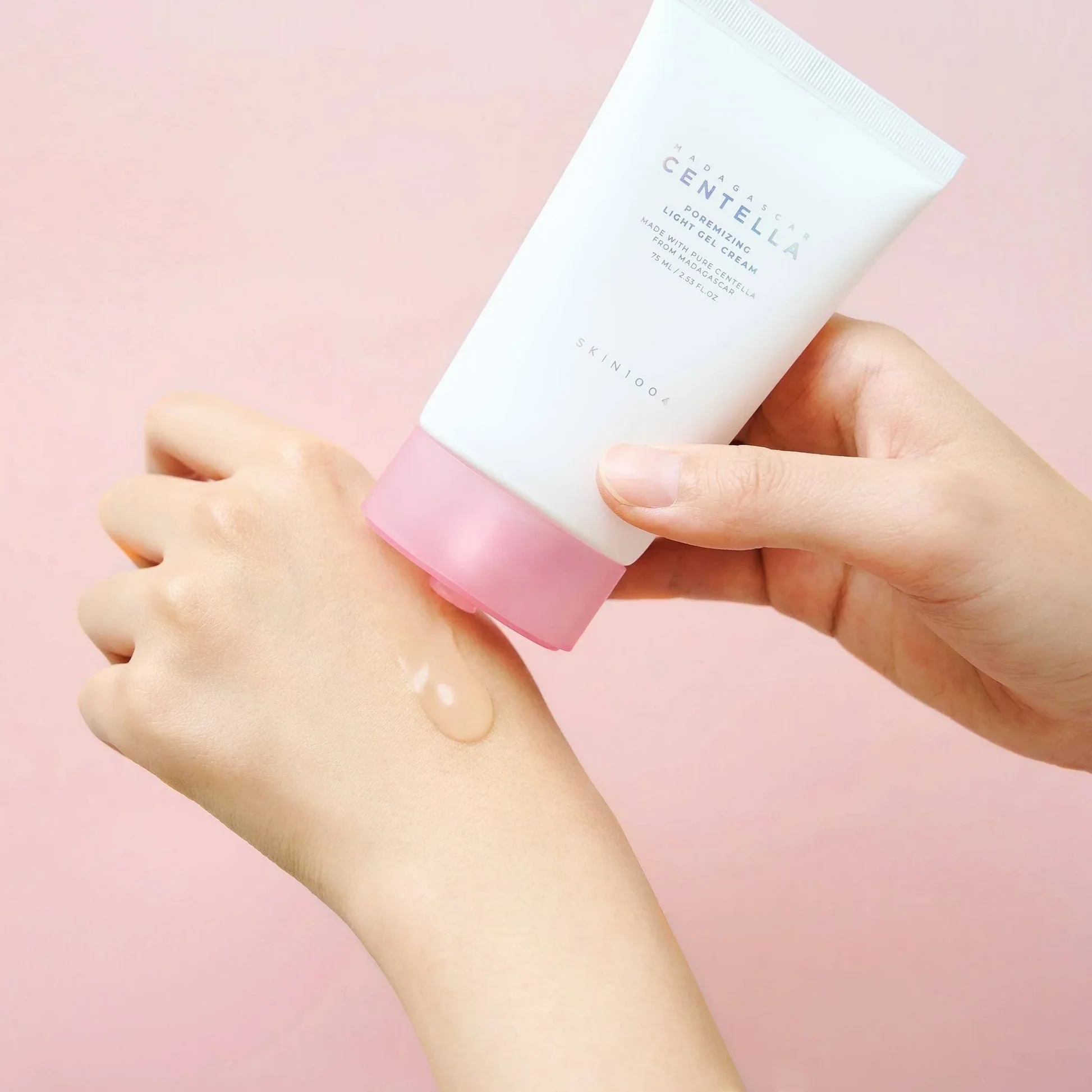 Madagascar Centella Poremizing Light Gel Cream 75ml de Skin1004, hidratante ligero que minimiza los poros y calma la piel