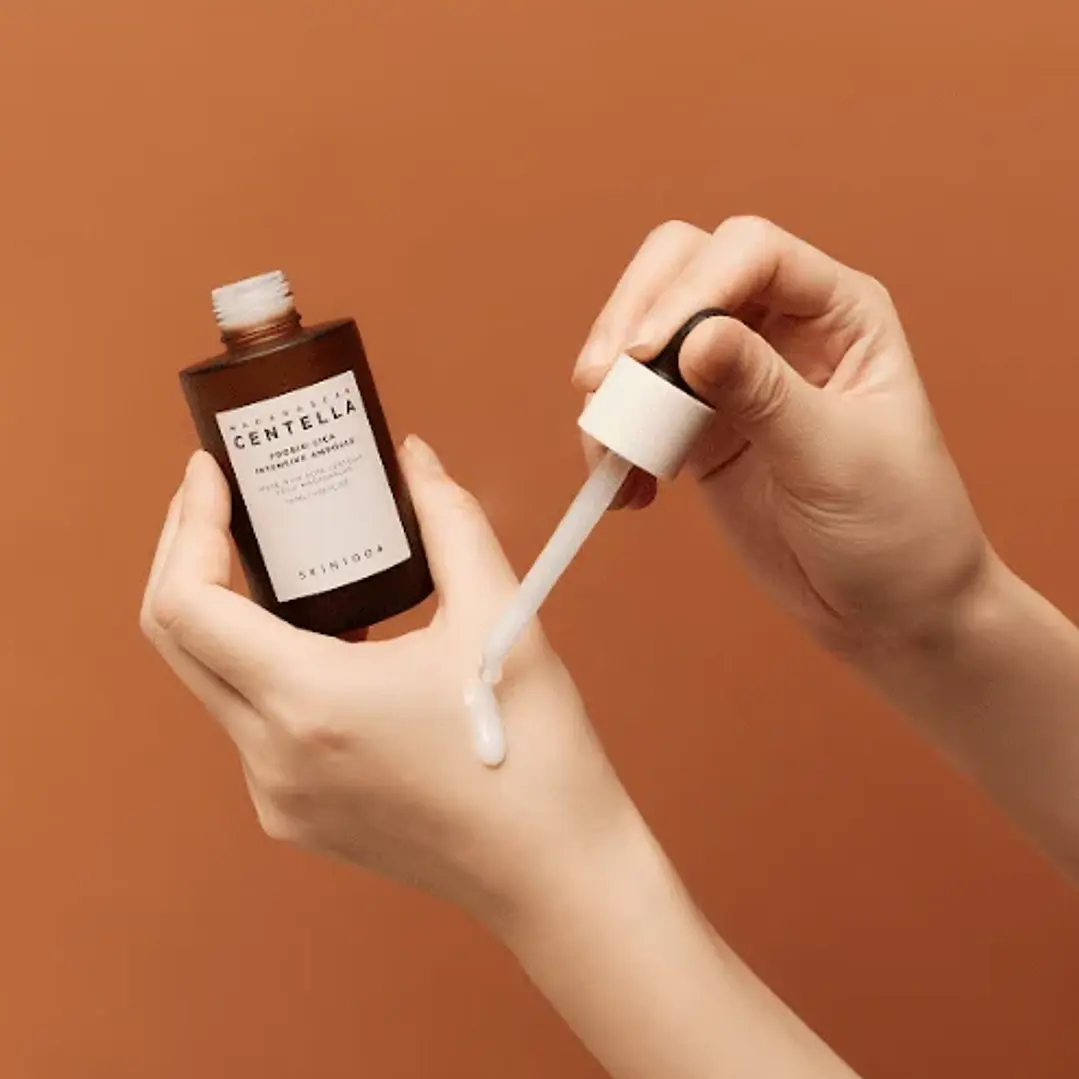 Sérum Intensivo Probio-Cica Madagascar Centella 50ml de Skin1004, calma, hidrata y refuerza la barrera de la piel con probióticos y centella asiática