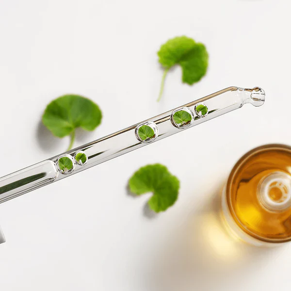 Sérum Madagascar Centella 100ml de Skin1004, calma e hidrata la piel profundamente