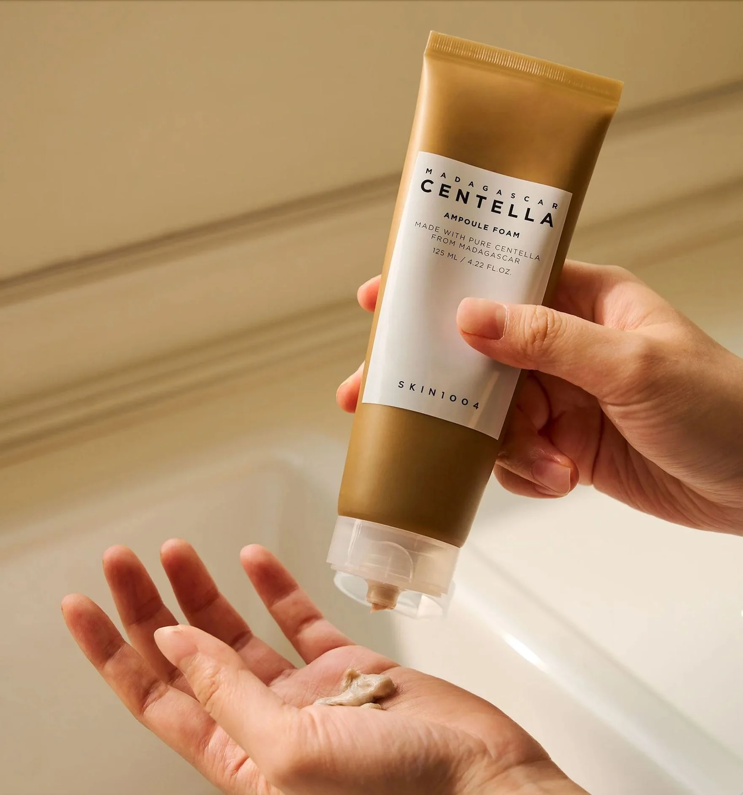 Espuma Limpiadora Madagascar Centella 125ml de Skin1004, limpia profundamente y calma la piel